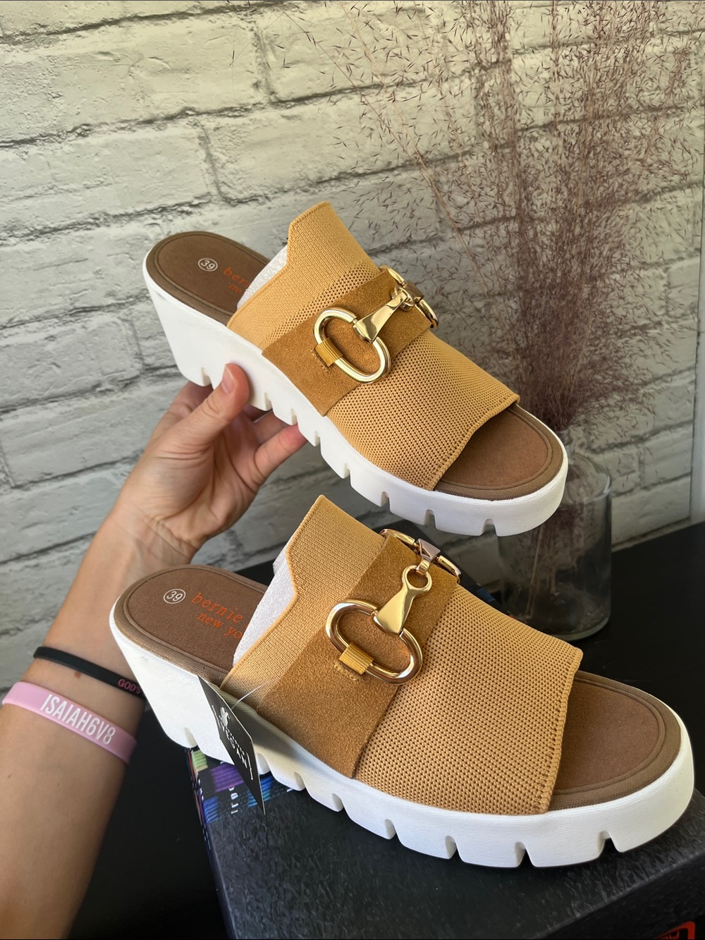Bernie Mev Women’s Mustard Tan Slip-On Wedges- Gold Suede Buckle eu.39 U.S. 8